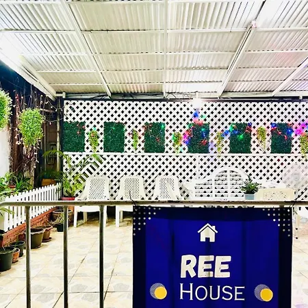 Bed and Breakfast Ree House-Asoke Bts