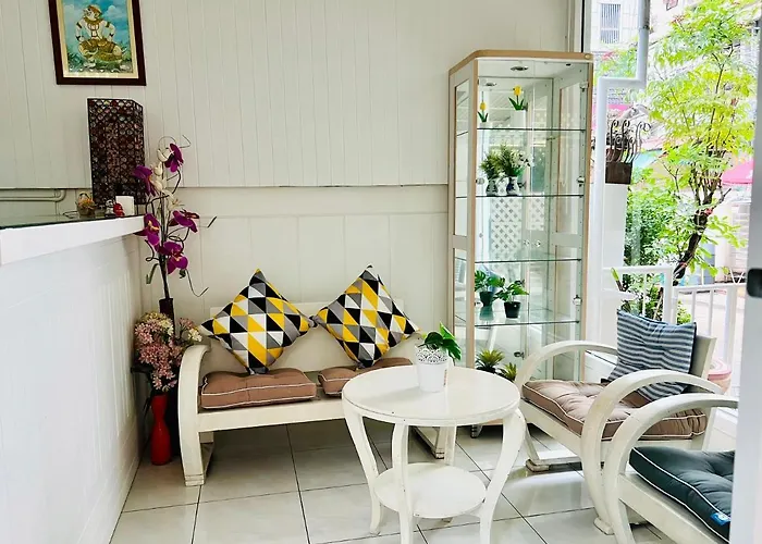 Ree House-asoke Bts 3* Bangkok