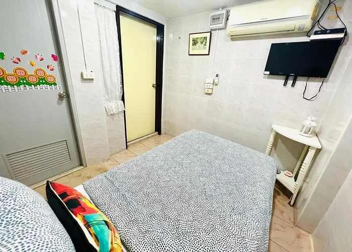 Ree House-asoke Bts Couette-café 3*