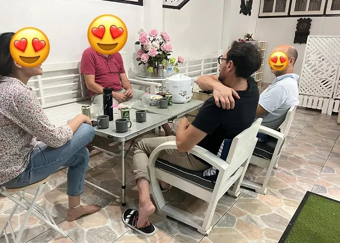 Ree House-asoke Bts Couette-café
