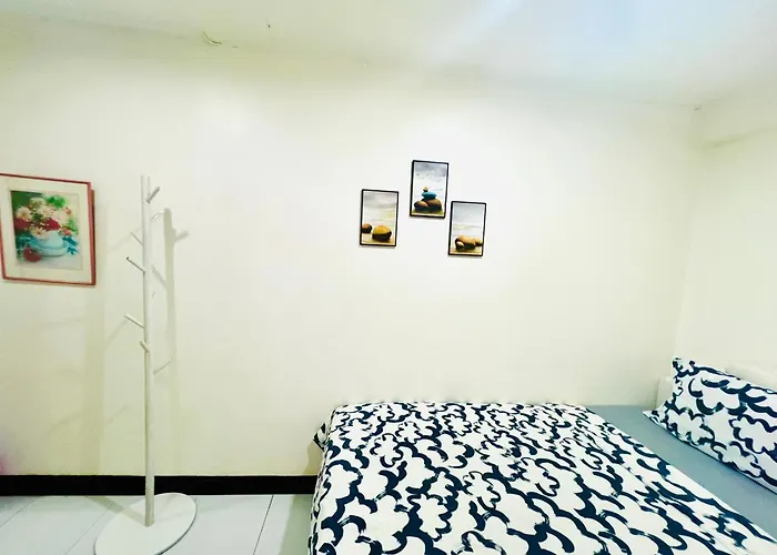 Ree House-asoke Bts Couette-café 3*