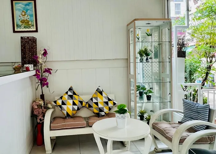Ree House-asoke Bts 3* Bangkok