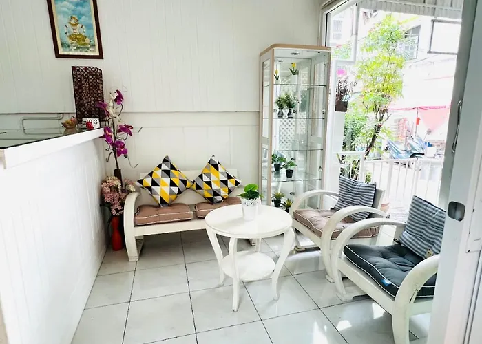 Ree House-asoke Bts Couette-café Bangkok