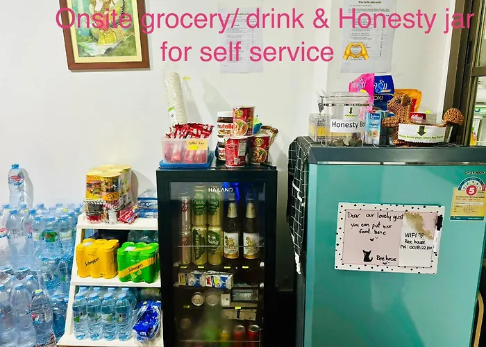 Ree House-asoke Bts Couette-café 3*