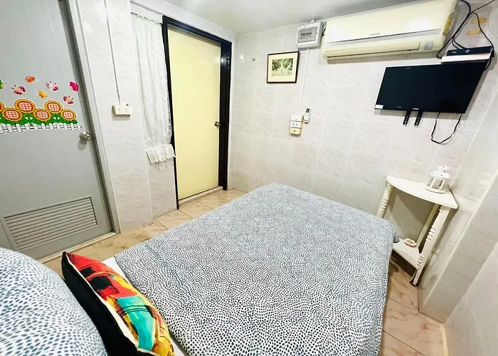Ree House-asoke Bts Couette-café 3*