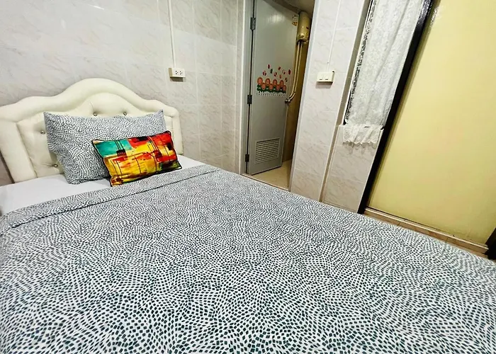 Ree House-asoke Bts 3*